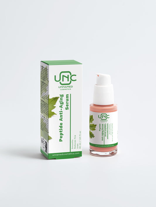 Serum Anti-Idade com Peptideos e Acido Hialuronico da Unnamed Cosmetics com embalagem branca e verde